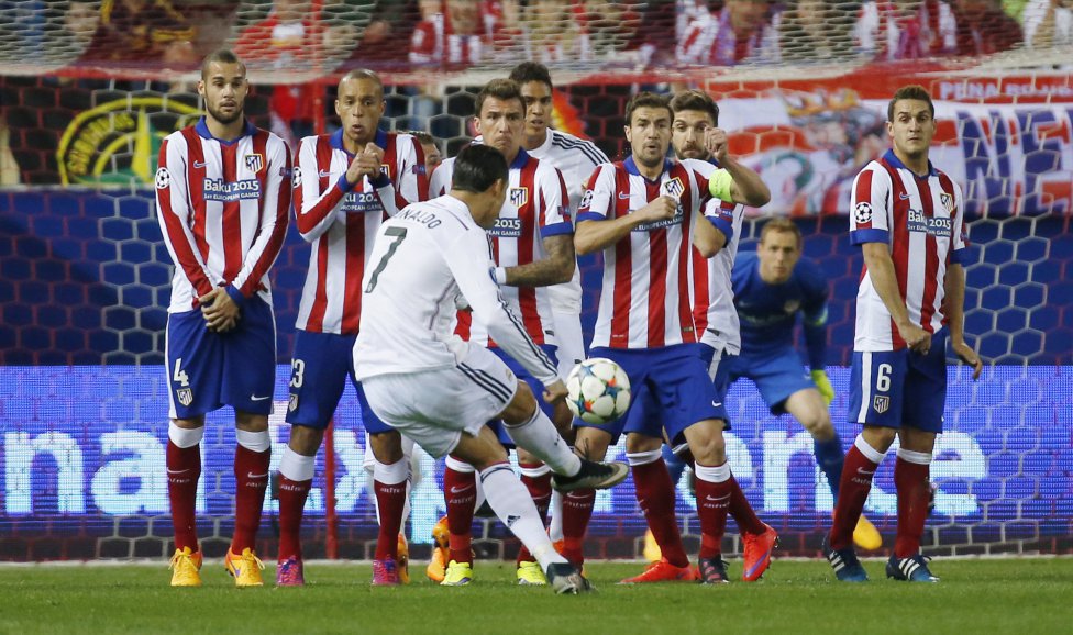 Atletico Madrid v Real Madrid - UEFA Champions League Quarter Final First Leg