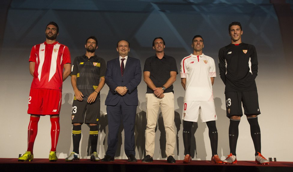 Presentación de la nueva equipación del Sevilla para la temporada 2015/2016