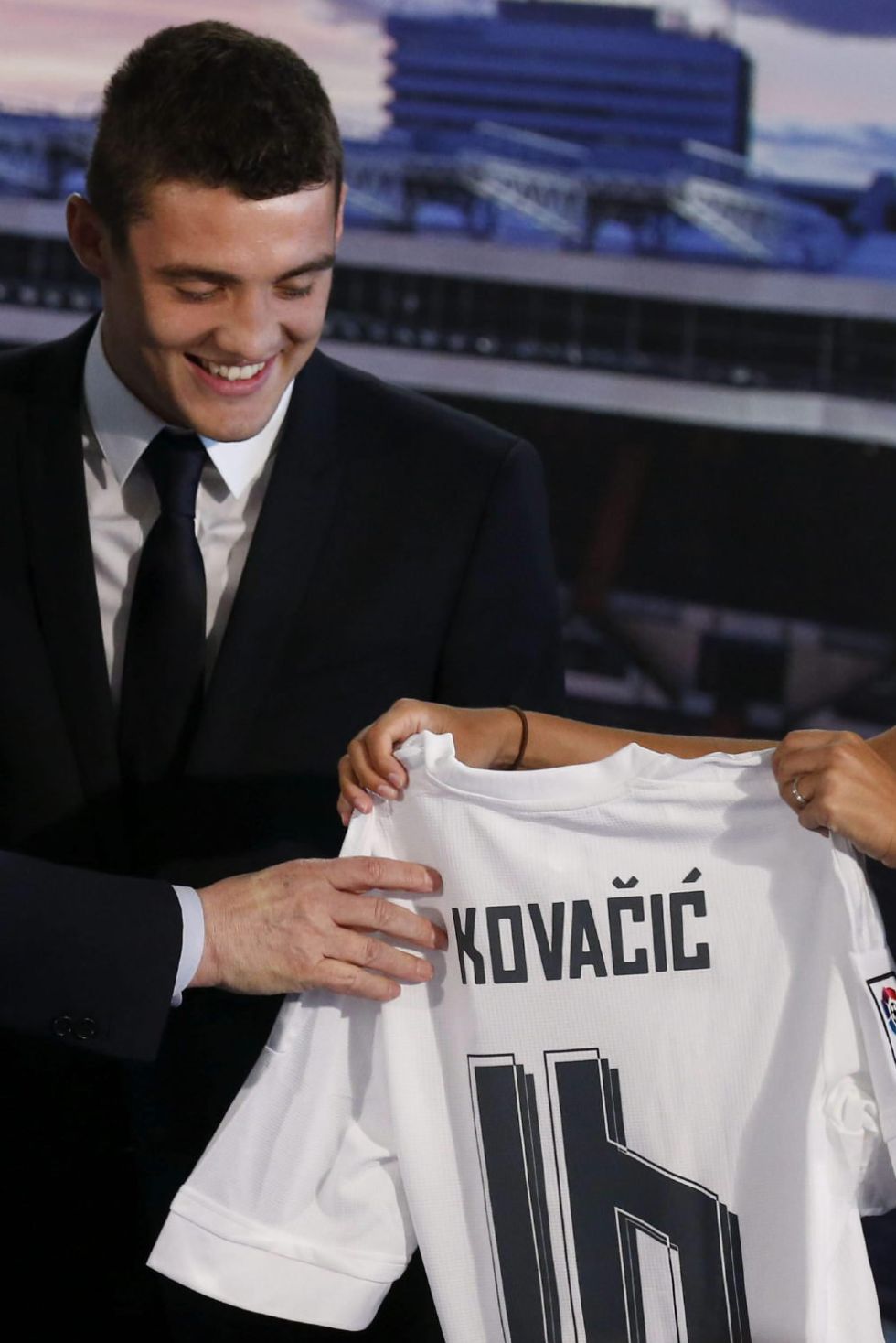 Preload enlarged photo