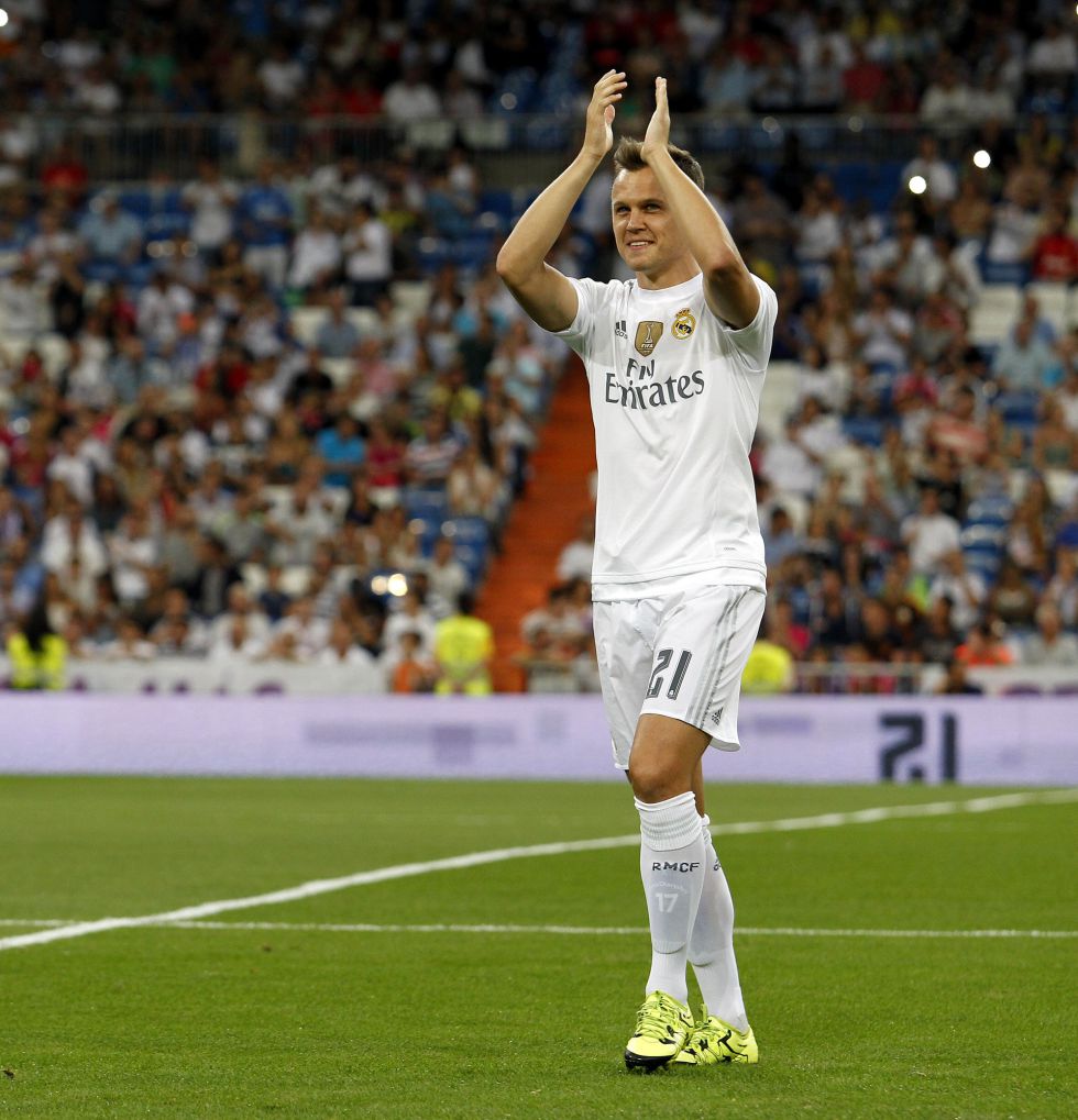 Preload enlarged photo