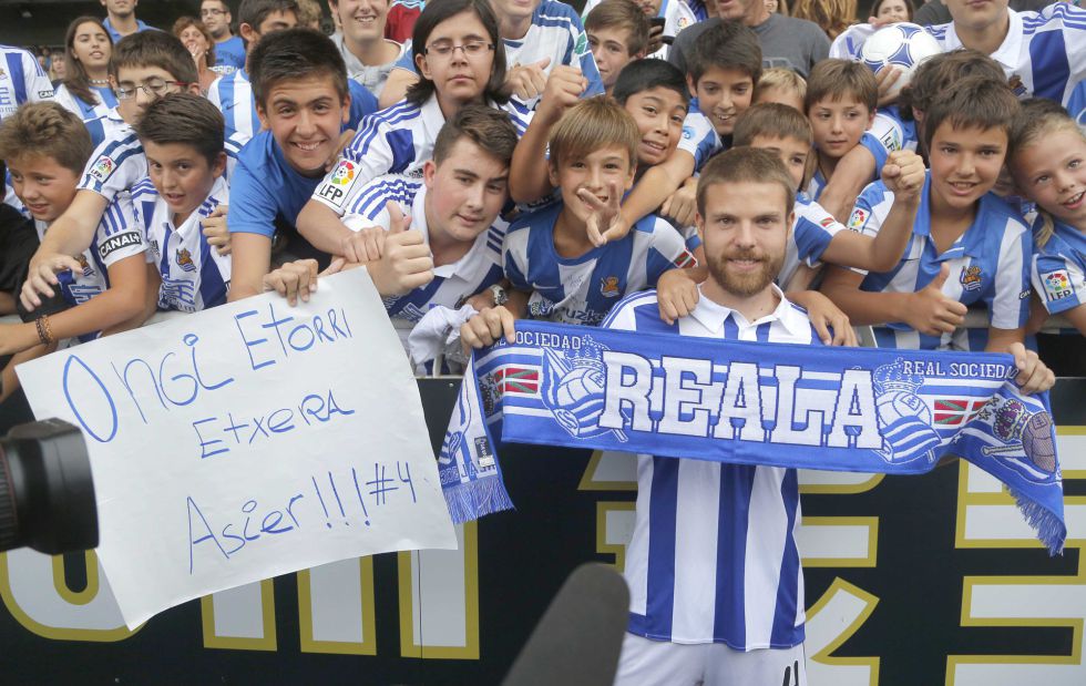 Preload enlarged photo