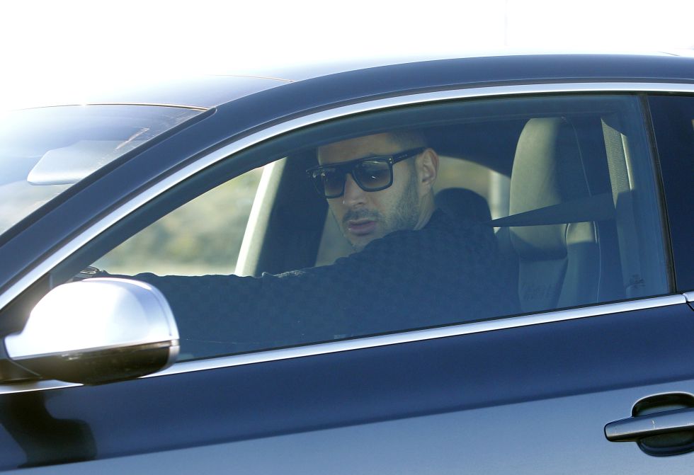 Preload enlarged photo