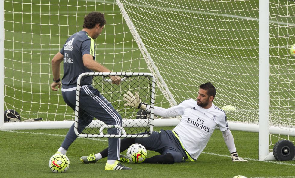 Preload enlarged photo