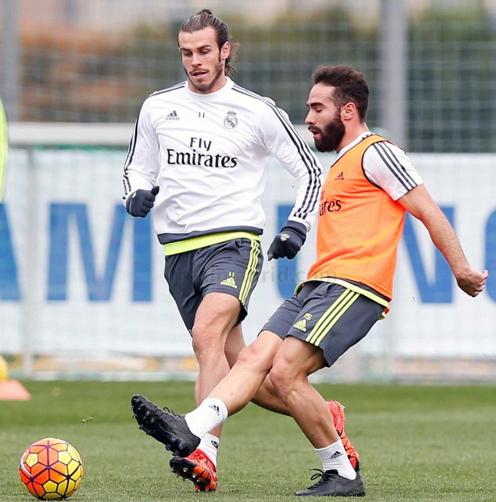 Preload enlarged photo