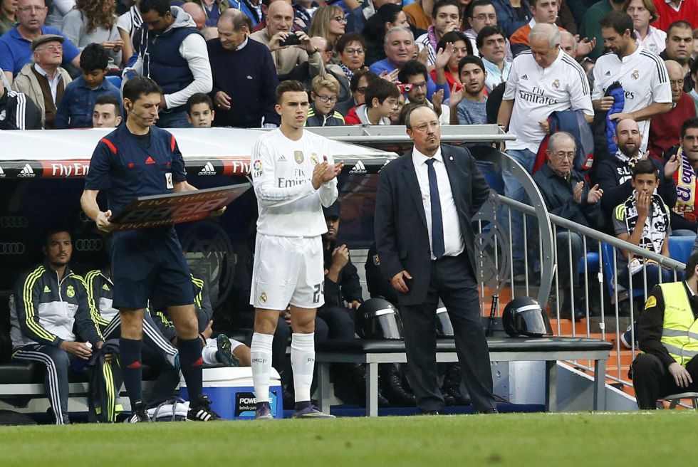 Preload enlarged photo