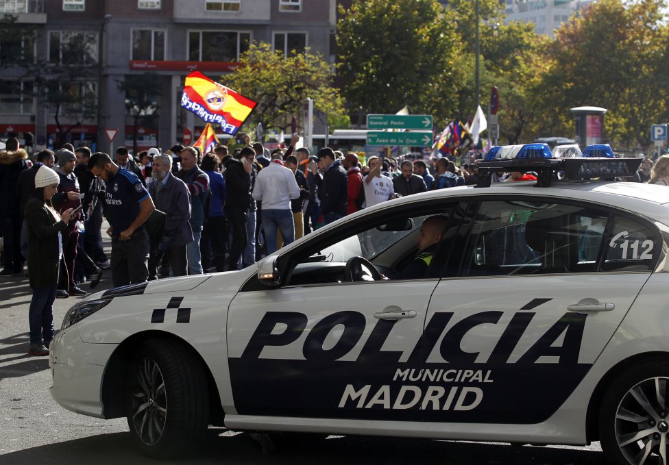 Fuertes medidas de seguridad en torno al Santiago Bernabéu