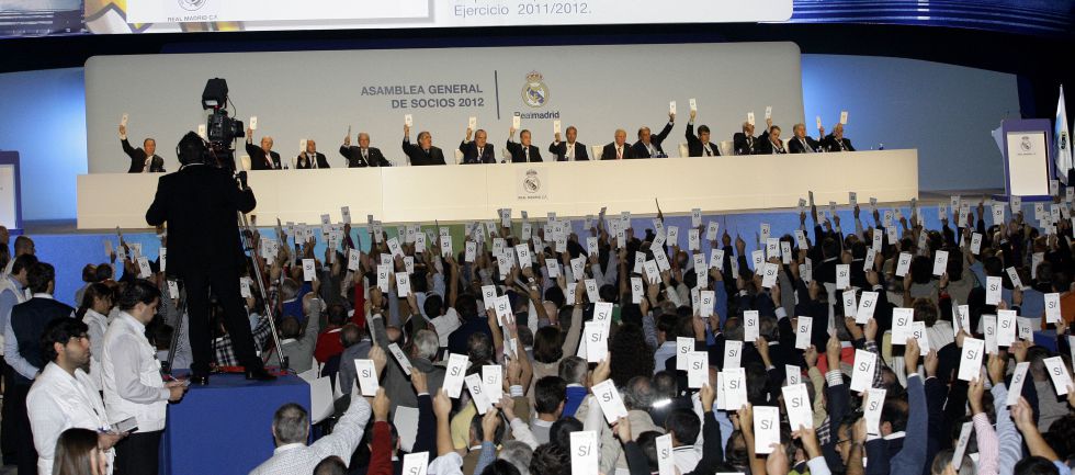 Preload enlarged photo