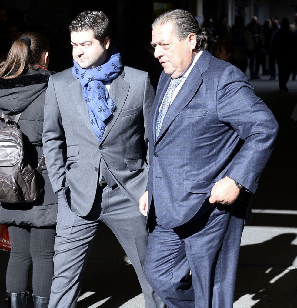 Preload enlarged photo