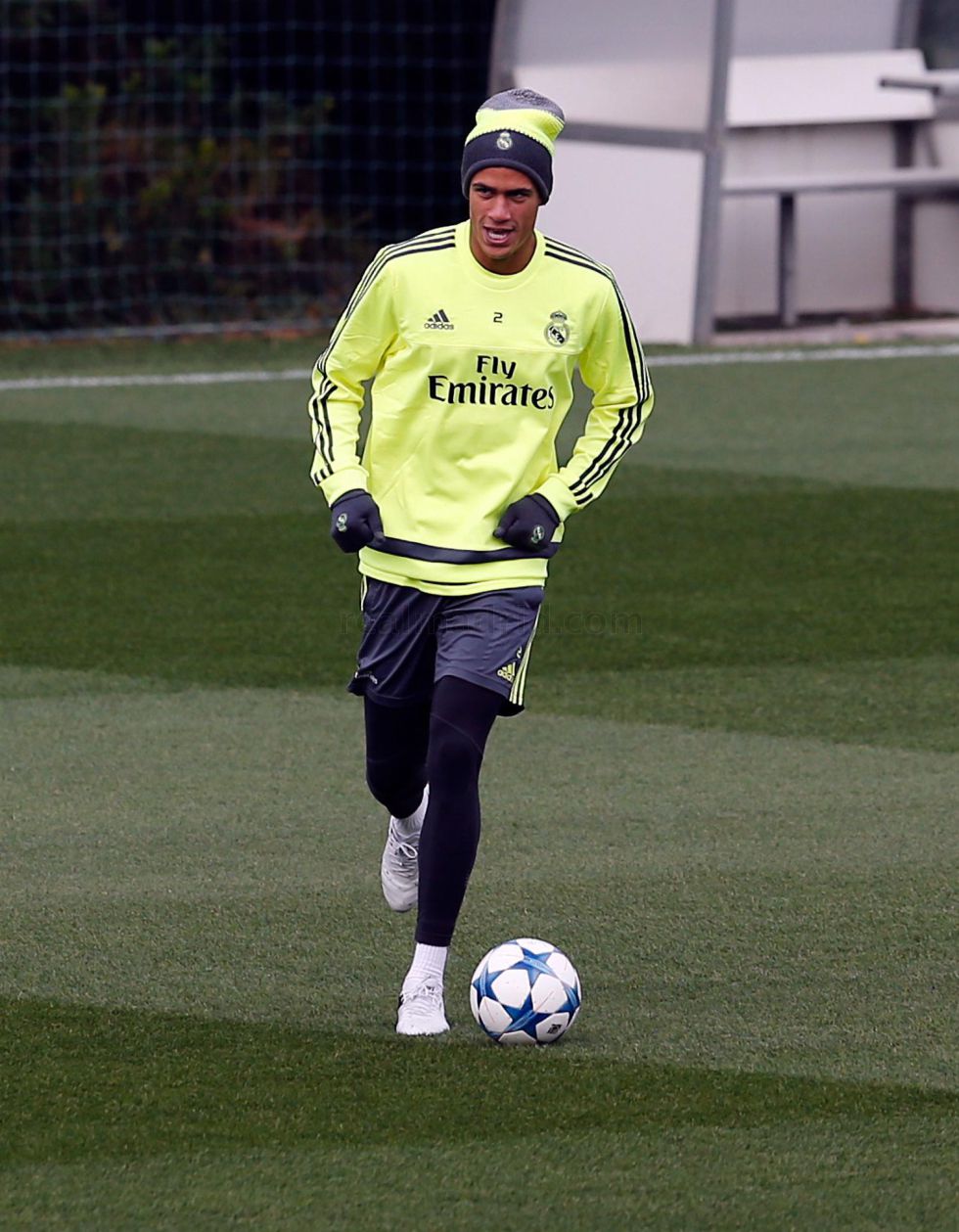 Preload enlarged photo