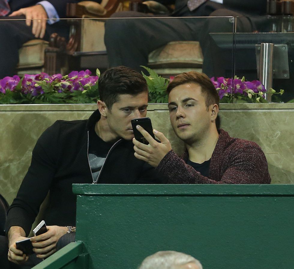 Preload enlarged photo