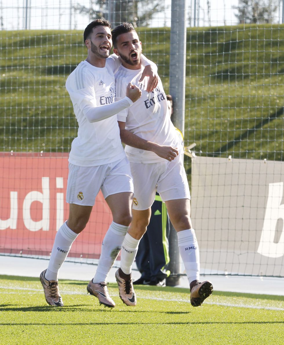 Preload enlarged photo