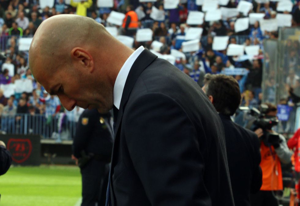 Preload enlarged photo