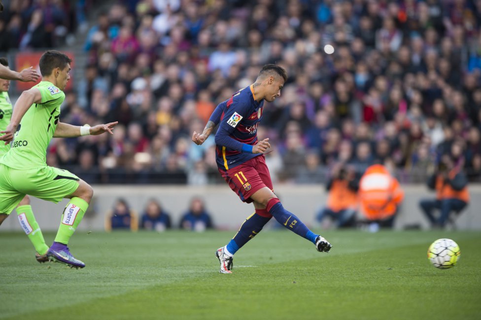 Neymar marca su segundo tanto en el partido, quinto del Barcelona.
