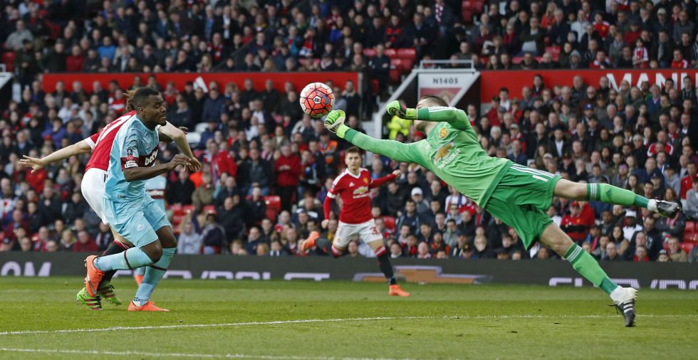 Preload enlarged photo