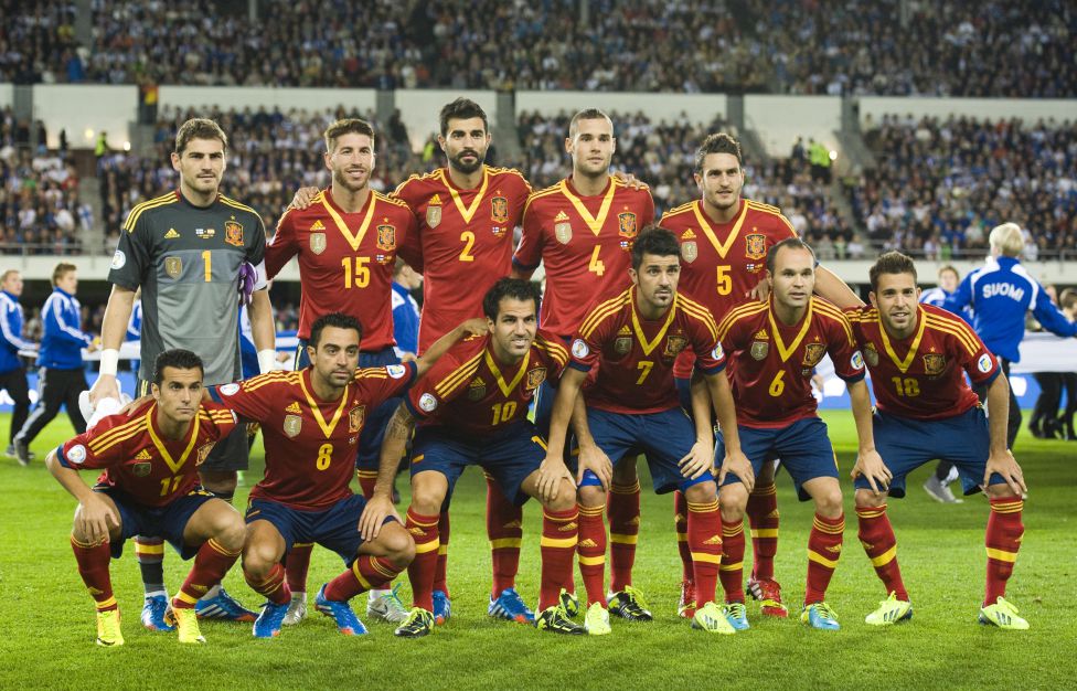 Which team does team Spain look more alike, team Bulgaria or team Morocco?