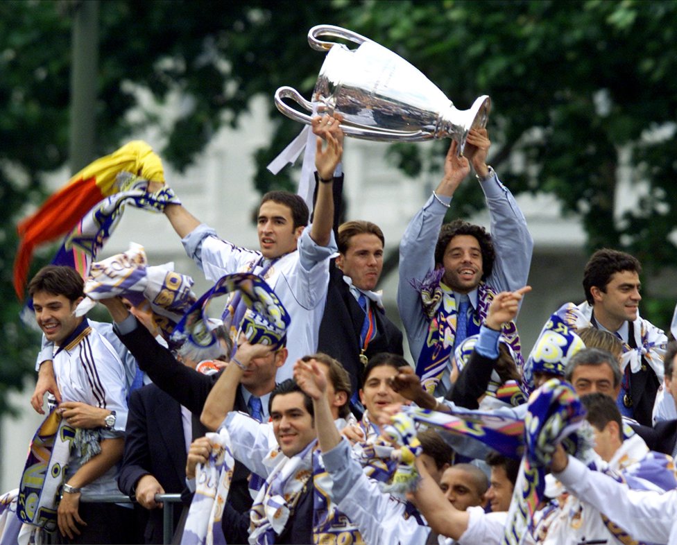 May cup. Рауль лига чемпионов 2000. Real Madrid 2000. Real Madrid 2000/01.