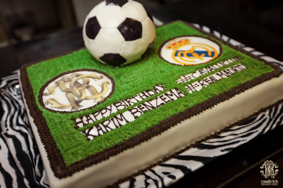 Kue ulang tahun Karim Benzema