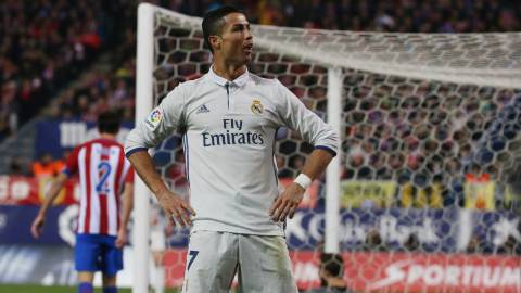 Cristiano celebra uno de sus goles en la victoria del Madrid sobre el Atlético.