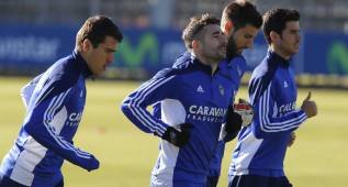 Zapater, Cani, García y Edu García, en un entrenamiento con el Zaragoza. Hoy buscarán la victoria en Getafe.
