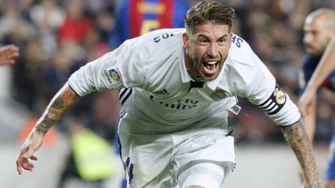 Ramos celebra el gol que le dio el empate al Real Madrid ante el Barcelona.
