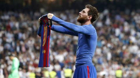 Messi dedicó al Bernabéu su segundo gol mostrándole la camiseta. Fue amonestado.