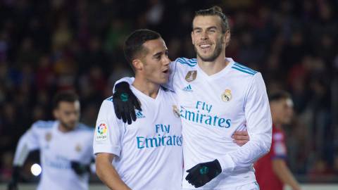 Bale celebra su gol con Lucas Vázquez.
