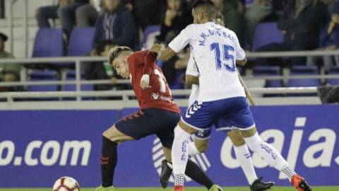 El Tenerife sumó tres puntos tras remontar un 0-2 adverso ante Osasuna.